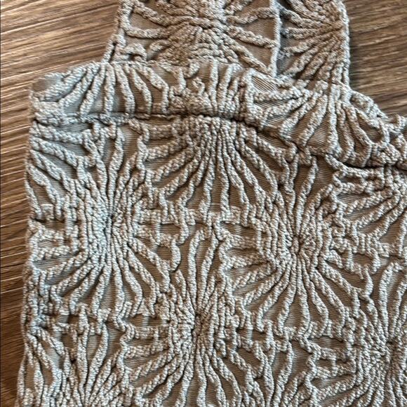 NWOT Textured Beige Womens Top Tank Square Neck Scallop lettuce edge Small - Picture 4 of 10